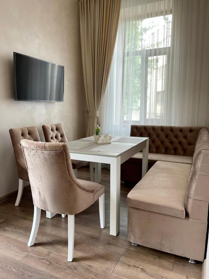 Pride Apartment Lviv Eksteriør billede