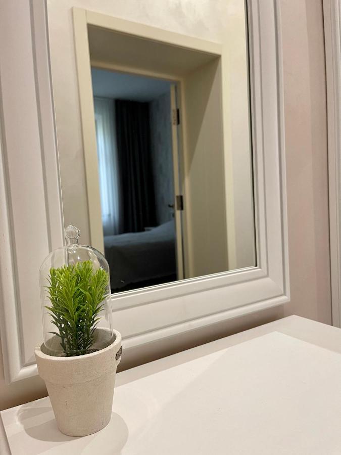 Pride Apartment Lviv Eksteriør billede