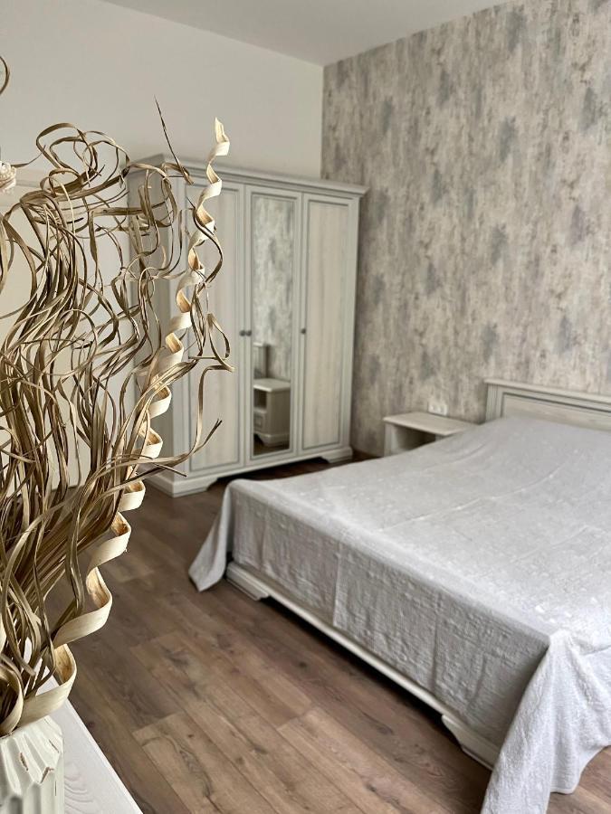 Pride Apartment Lviv Eksteriør billede