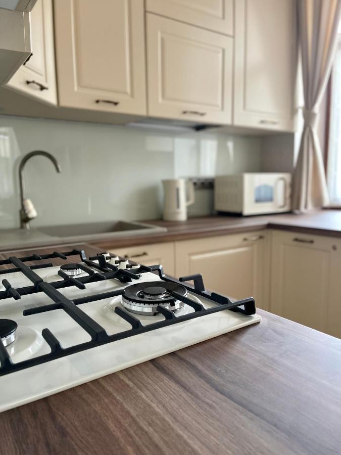 Pride Apartment Lviv Eksteriør billede