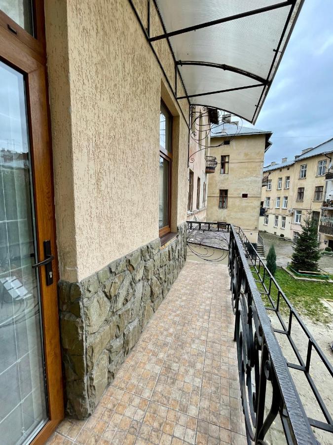 Pride Apartment Lviv Eksteriør billede
